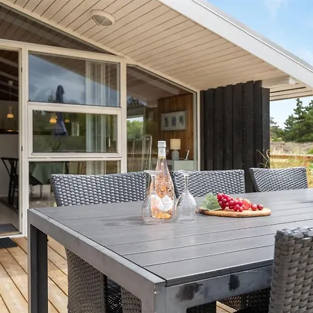 Elgin - 1-8km From The Sea By Interhome Feriehus *