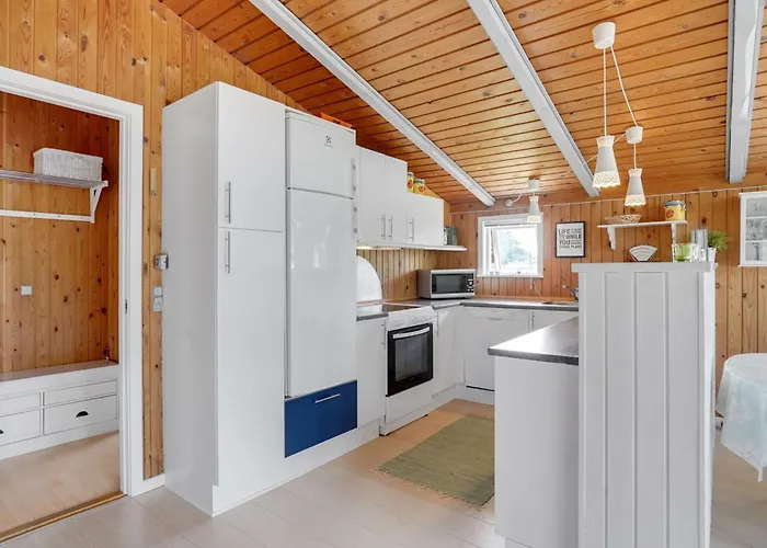 Elgin - 1-8km From The Sea By Interhome Lakolk